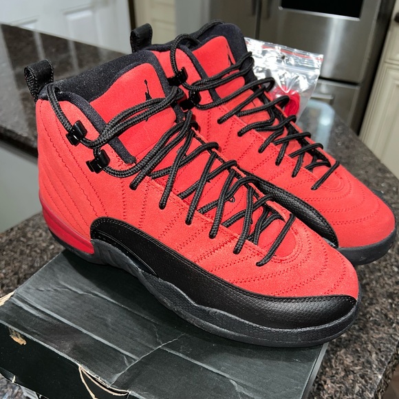 Air Jordan 12 Retro GS ‘Reverse Flu Game’ - Picture 1 of 9